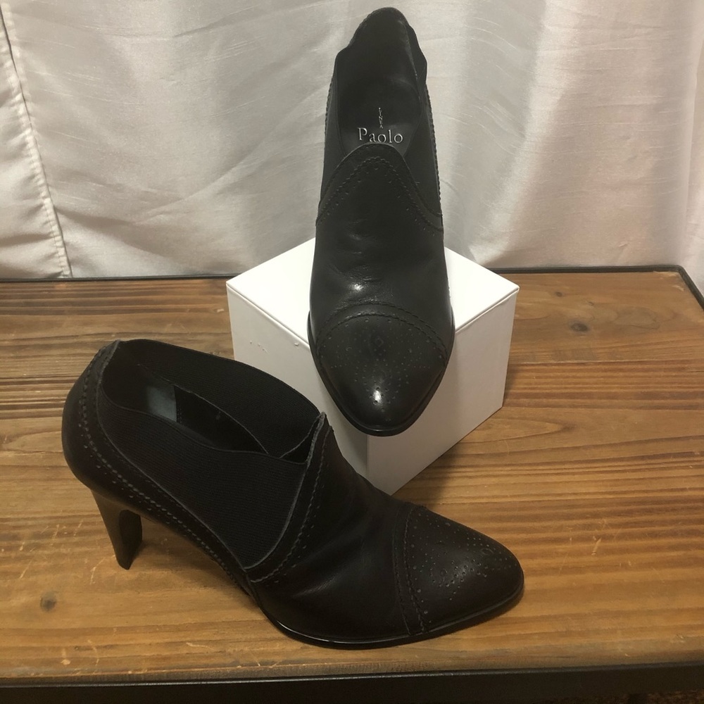 Linea Paola Black Leather Heels Size 8